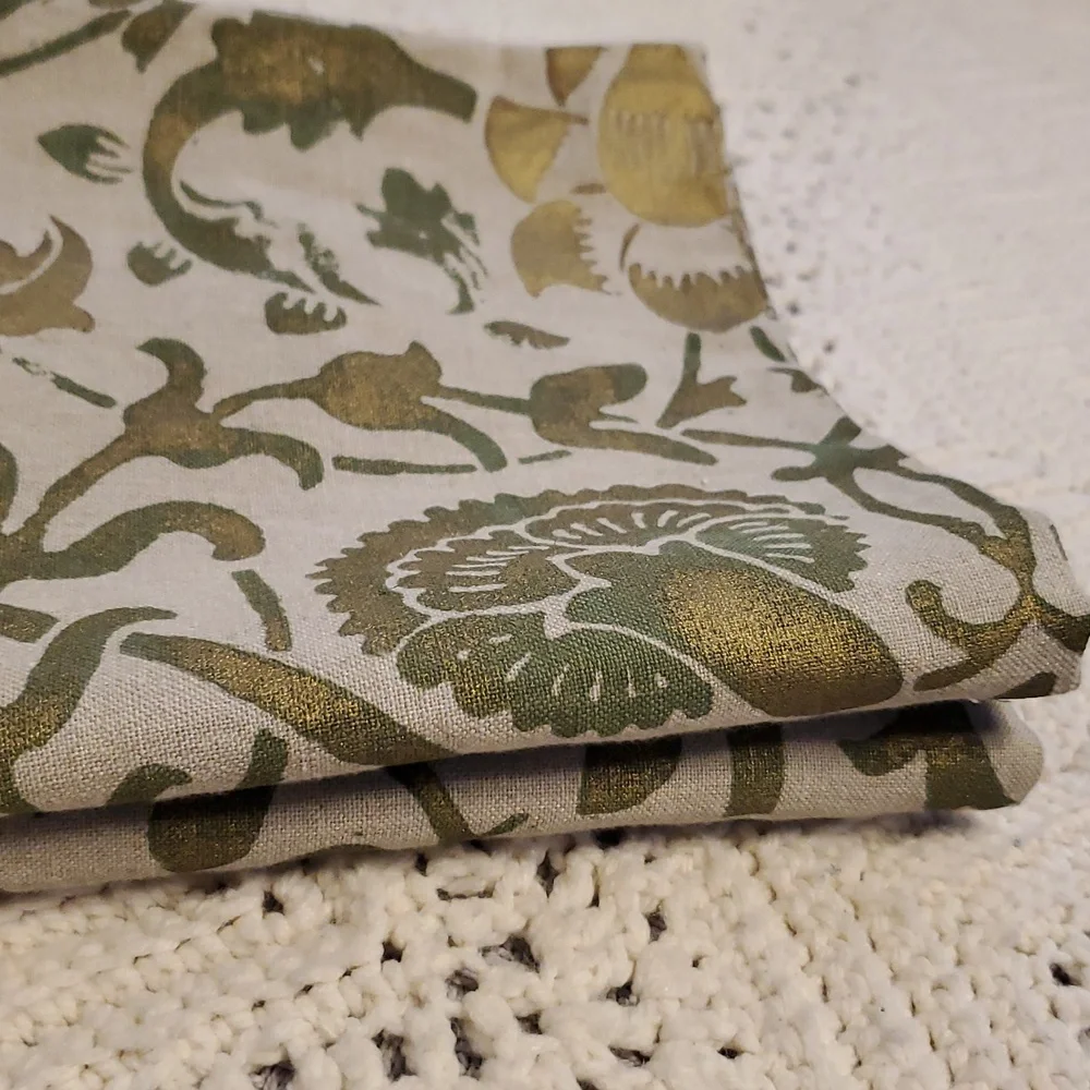 Pottery Barn Linen/Cotton Botanical Gold and Green Accent Sham.